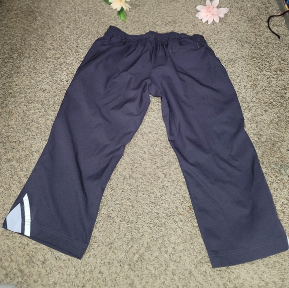 Nike Capri color gray and Stripes color white and purple - Picture 8 of 9